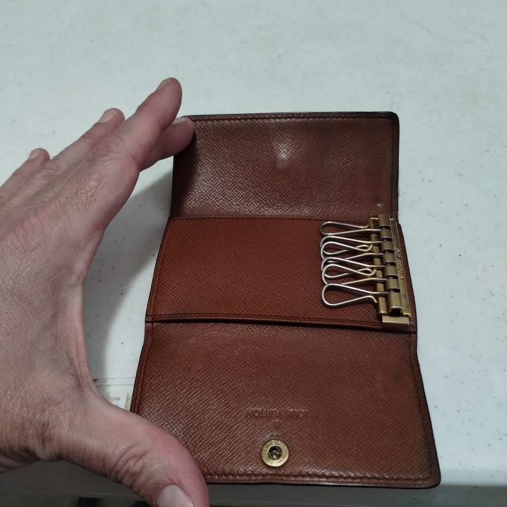 Authentic LV Louis Vuitton Brown Mono Key Holder with All Keys and COA - Picture 9 of 14